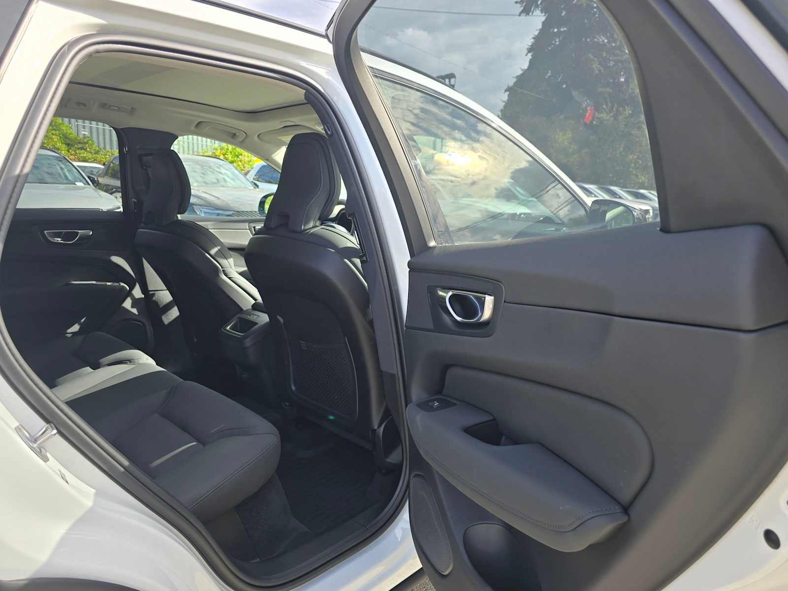 Used 2026 Volvo XC60 B5 Plus w/ Climate Package AWD/4WD image 13
