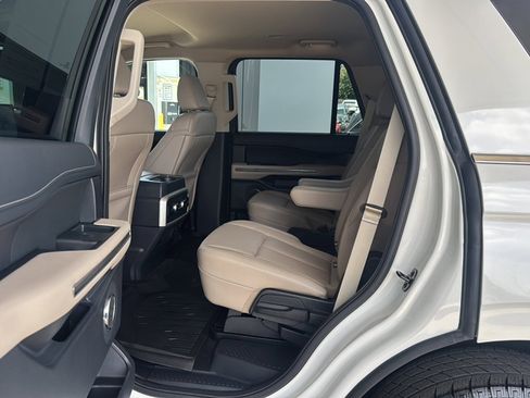 Used 2022 Ford Expedition XLT AWD/4WD image 20