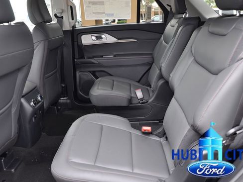 New 2026 Ford Explorer Active RWD image 11