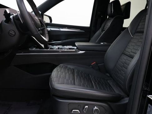 Used 2025 Cadillac Escalade V image 86