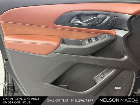 Used 2018 Chevrolet Traverse High Country AWD/4WD image 17