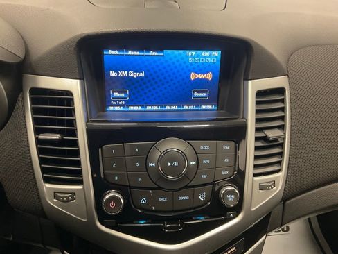 Used 2014 Chevrolet Cruze LT image 9