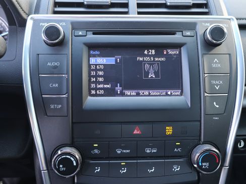 Used 2015 Toyota Camry LE FWD image 30