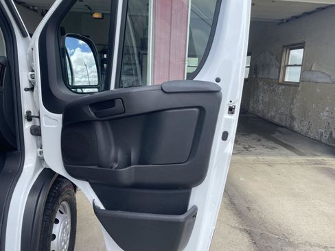 Used 2023 RAM ProMaster 2500 w/ Premium Appearance Group FWD image 25