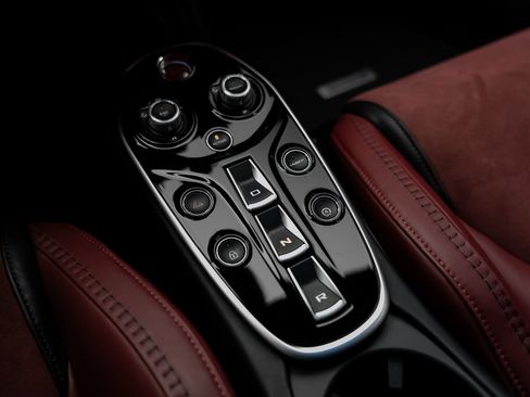 Used 2023 McLaren GT RWD image 46