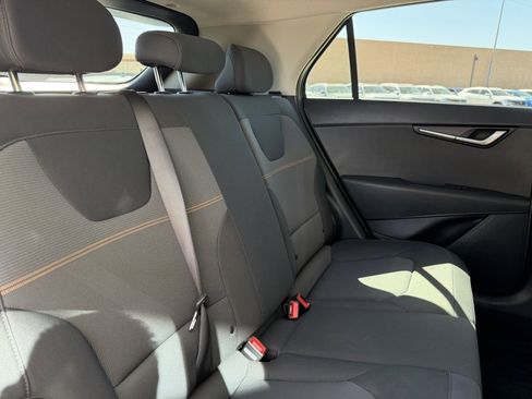 Used 2024 Kia Niro LX FWD image 39