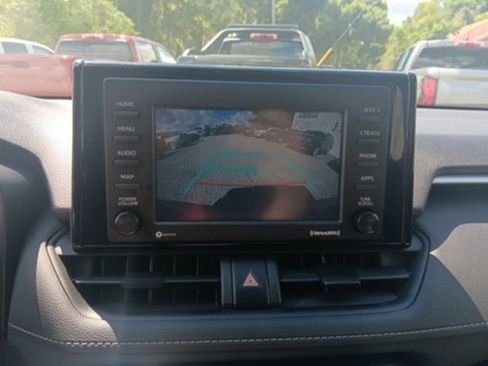 Used 2020 Toyota RAV4 LE image 23