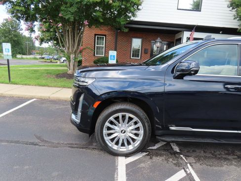 Used 2021 Cadillac Escalade Premium Luxury w/ Driver Assist Tech Package AWD/4WD image 2