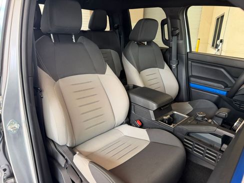 Used 2025 Toyota Tacoma TRD Off-Road image 31