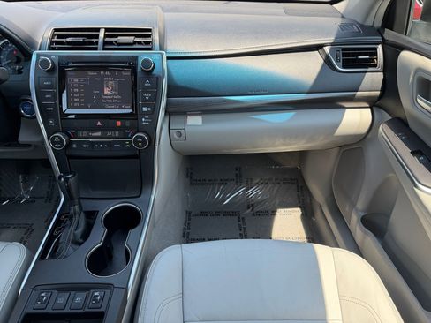 Used 2015 Toyota Camry XLE w/ Moonroof Package FWD image 27