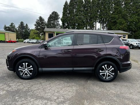 Used 2017 Toyota RAV4 LE w/ Preferred Accessory Package AWD/4WD image 6