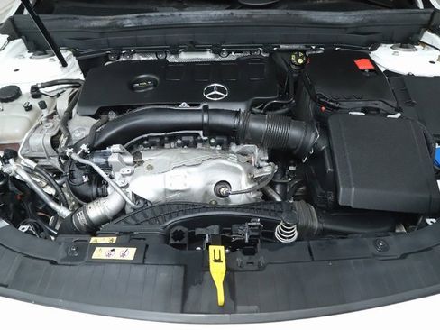 Used 2022 Mercedes-Benz GLB 250 4MATIC image 37