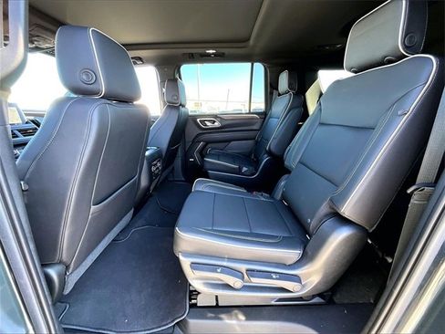 Used 2021 Chevrolet Suburban Premier w/ Premium Package image 14