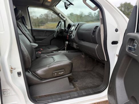 Used 2017 Nissan Frontier PRO-4X w/ Pro-4x Luxury Package image 22