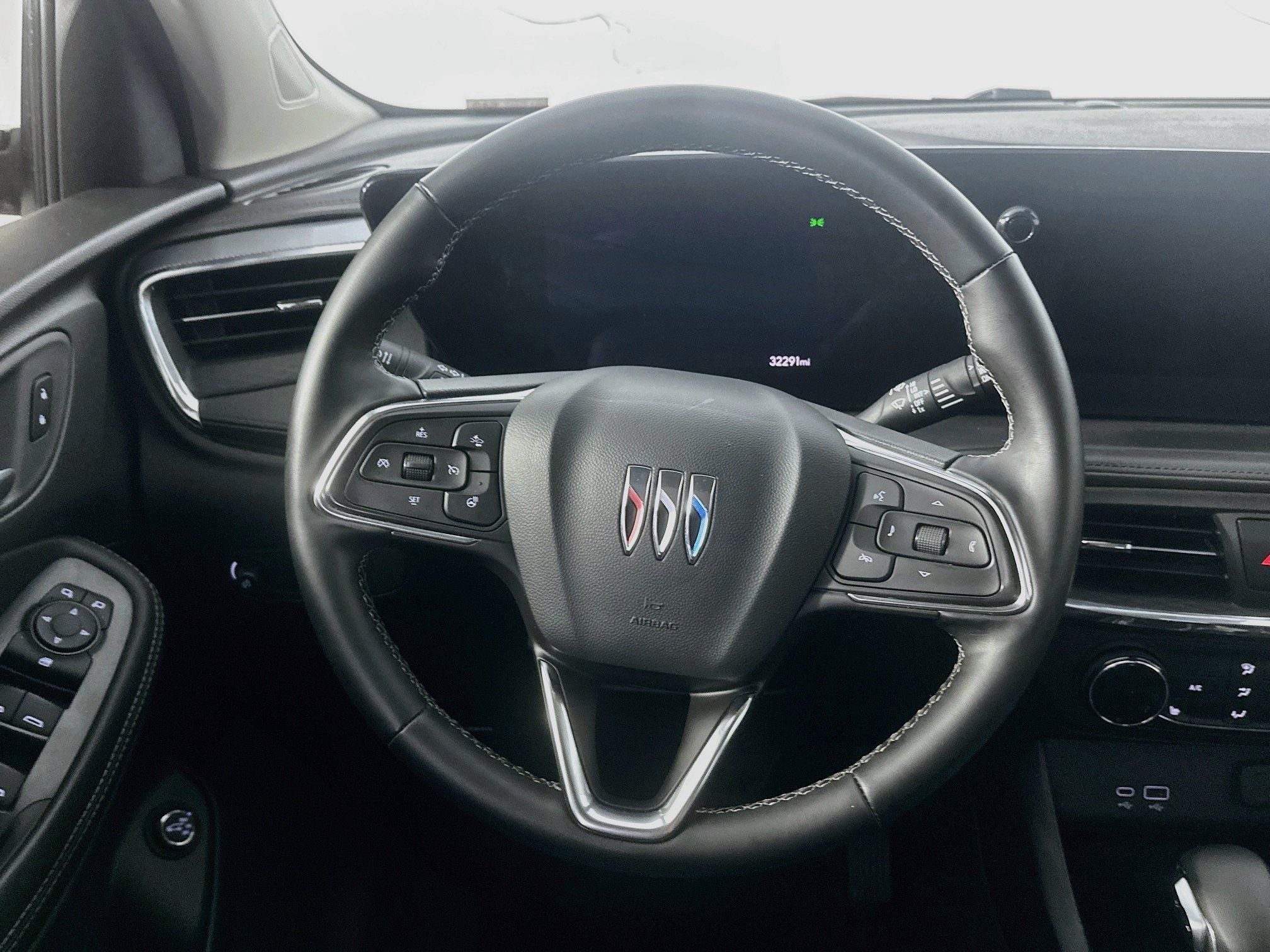 Used 2025 Buick Encore GX Preferred w/ Comfort Package FWD image 18
