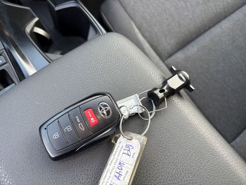 Used 2025 Toyota Camry LE image 22