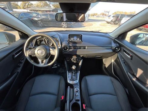 Used 2018 Toyota Yaris iA image 28