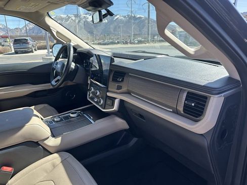 Used 2024 Ford Expedition Max Limited image 19