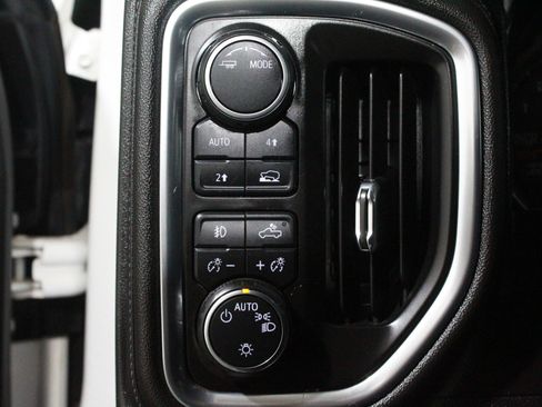 Used 2020 Chevrolet Silverado 1500 RST w/ Texas Edition image 8