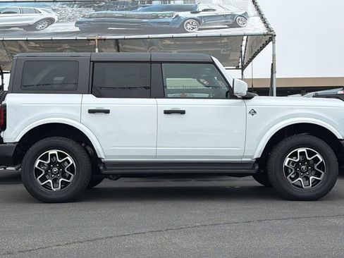 New 2026 Ford Bronco Outer Banks AWD/4WD image 3