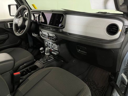Used 2024 Jeep Wrangler Sport S image 25
