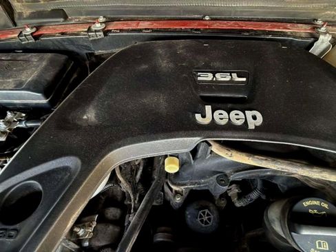 Used 2018 Jeep Wrangler Unlimited Sport S image 19