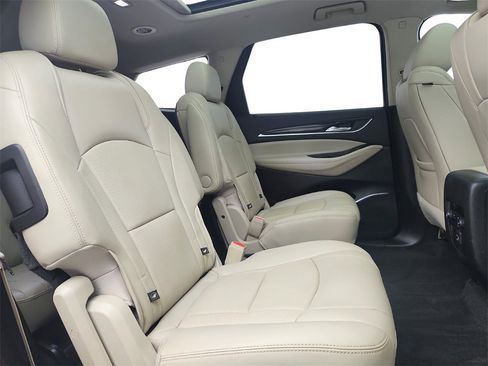 Used 2020 Buick Enclave Essence image 28