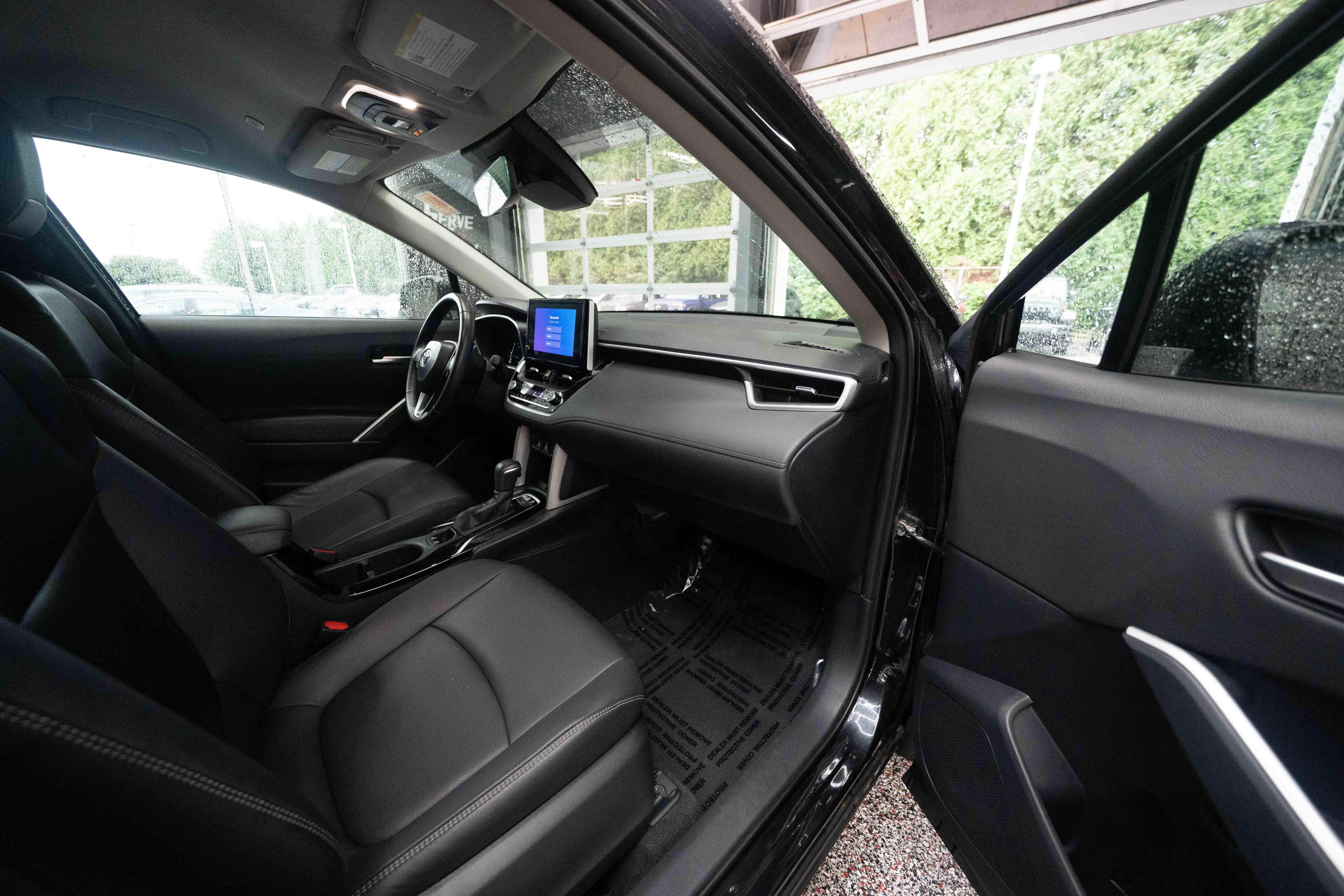 Used 2025 Toyota Corolla Cross XLE AWD/4WD image 26
