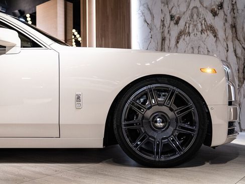 Used 2026 Rolls-Royce Phantom Sedan RWD image 9