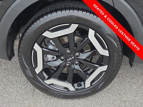 Used 2024 Kia Telluride EX image 7