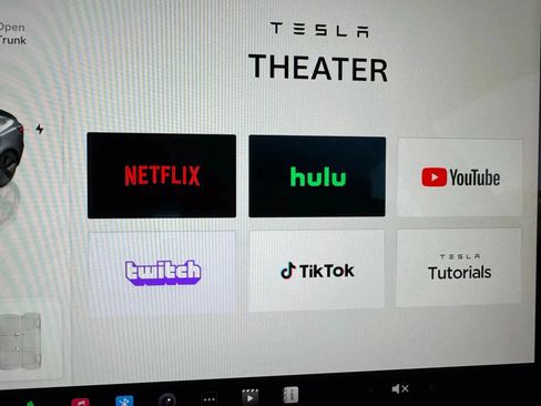 Used 2023 Tesla Model 3 Standard Range RWD image 18