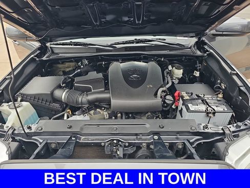 Used 2021 Toyota Tacoma SR AWD/4WD image 30