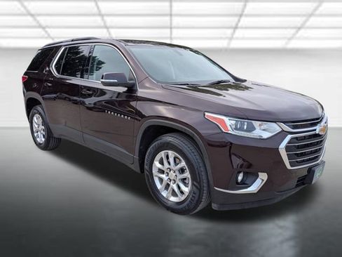 Used 2021 Chevrolet Traverse LT FWD image 1