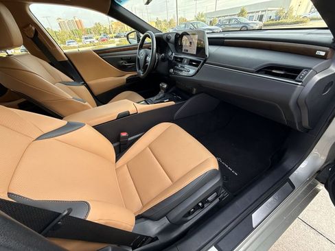 Used 2025 Lexus ES 350 w/ Premium Package FWD image 15