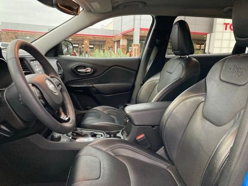 Used 2023 Jeep Cherokee Altitude Lux image 10