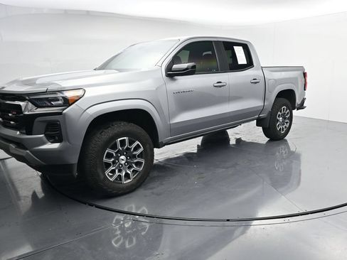 Used 2024 Chevrolet Colorado Z71 w/ Z71 Convenience Package 2 AWD/4WD image 4