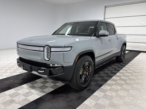 Used 2024 Rivian R1T Adventure AWD/4WD image 1