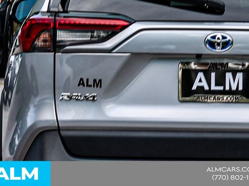Used 2024 Toyota RAV4 LE AWD/4WD image 13