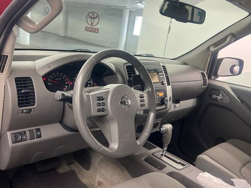 Used 2014 Nissan Frontier SV w/ SV Value Truck Package RWD image 11