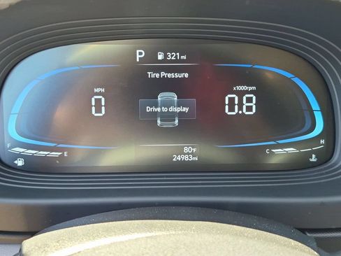 Used 2025 Hyundai Venue SEL FWD image 16