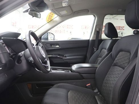 Used 2022 Nissan Pathfinder S image 10