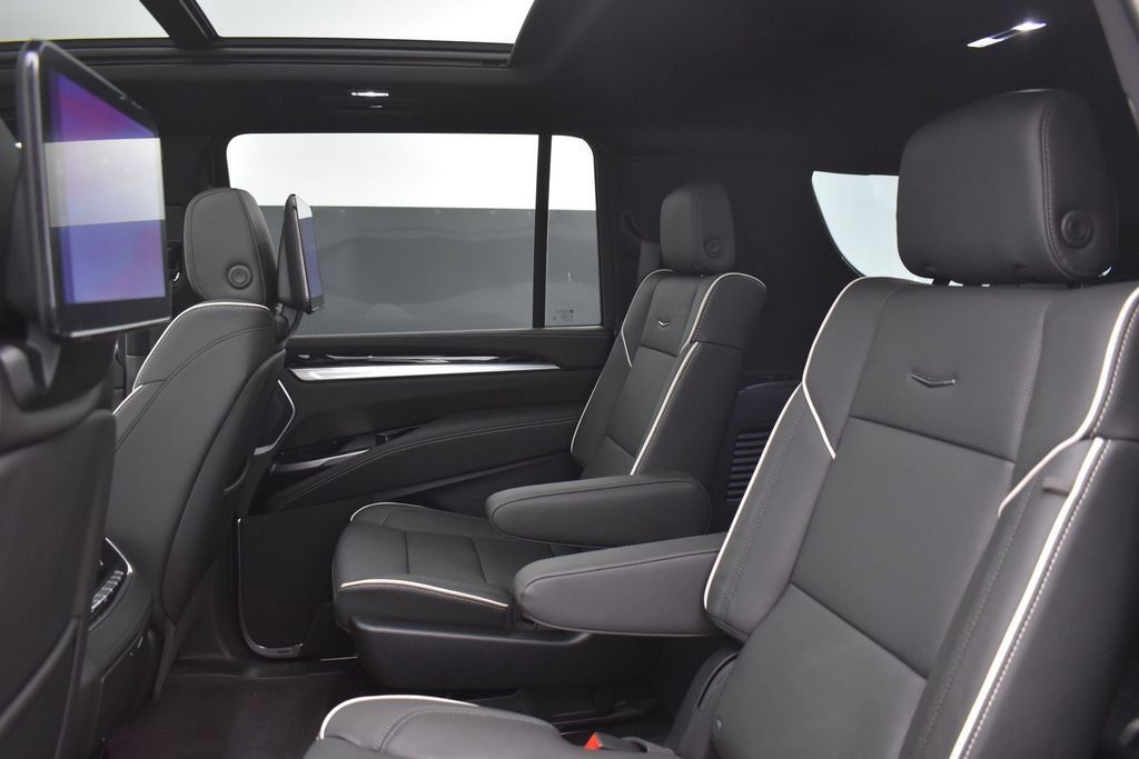 Certified 2026 Cadillac Escalade ESV Sport w/ Touring Package AWD/4WD image 29