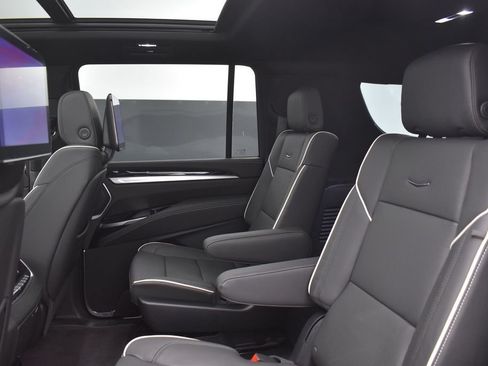 Certified 2026 Cadillac Escalade ESV Sport w/ Touring Package AWD/4WD image 29