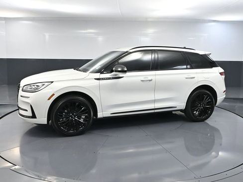 Used 2023 Lincoln Corsair Reserve w/ Jet Appearance Package image 11