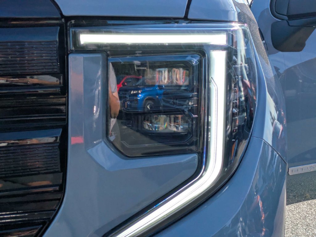 Used 2024 GMC Sierra 1500 Elevation AWD/4WD image 9