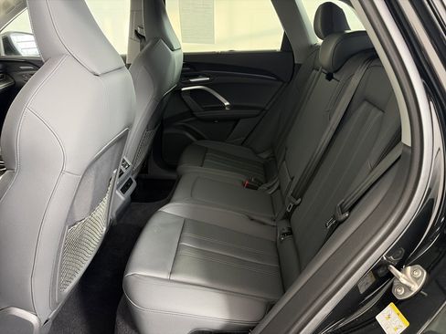 Used 2025 Audi Q5 Premium Plus w/ Premium Plus image 7