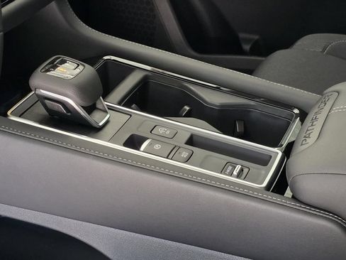 New 2026 Nissan Pathfinder SV w/ SV Premium Package FWD image 25