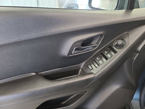 Used 2022 Chevrolet Trax LT w/ Driver Confidence Package image 10