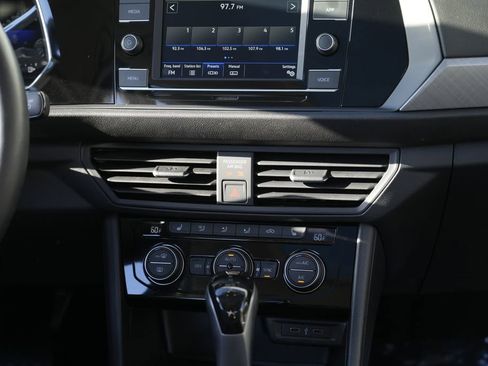 Used 2023 Volkswagen Jetta SE FWD image 42