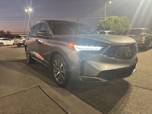 Certified 2025 Acura MDX w/Technology Package image 5